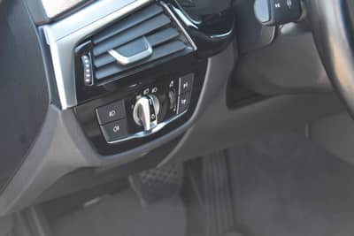 BMW 530 i Touring xDrive AHK Panorama LED Kamera — slika 14
