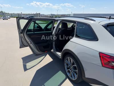 Skoda Superb 2.0 TDI*4x4*SCOUT*DSG*VIR*PANO*MATRIX*AHK — slika 34
