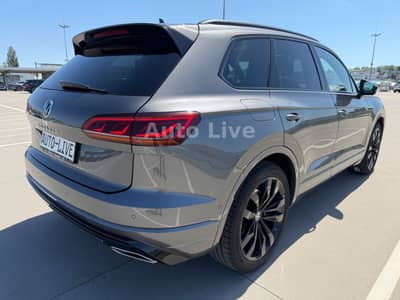 Volkswagen Touareg 3.0 TSI*R LINE*BlackS*PAN*MATRI*LUFT*VOL — slika 5