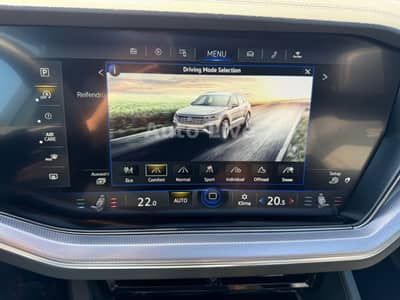 Volkswagen Touareg 3.0 TSI*R LINE*BlackS*PAN*MATRI*LUFT*VOL — slika 34