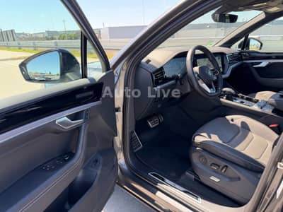Volkswagen Touareg 3.0 TSI*R LINE*BlackS*PAN*MATRI*LUFT*VOL — slika 22