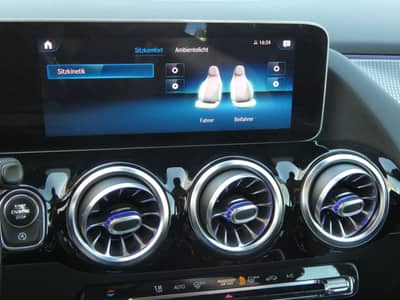 Mercedes-Benz B 180 d Aut LED Navi WIDESCREEN Teilleder RFK — slika 14