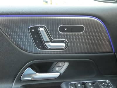 Mercedes-Benz B 180 d Aut LED Navi WIDESCREEN Teilleder RFK — slika 16