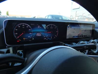 Mercedes-Benz B 180 d Aut LED Navi WIDESCREEN Teilleder RFK — slika 2