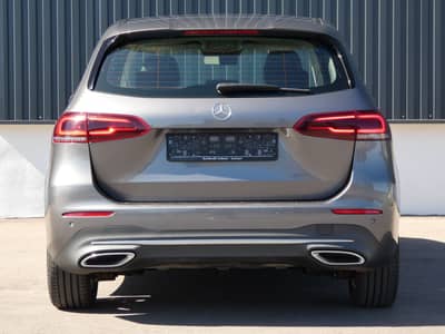 Mercedes-Benz B 180 d Aut LED Navi WIDESCREEN Teilleder RFK — slika 25