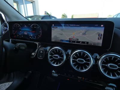 Mercedes-Benz B 180 d Aut LED Navi WIDESCREEN Teilleder RFK — slika 3