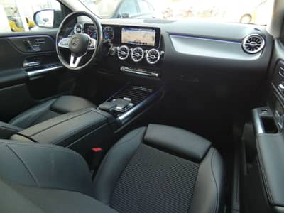 Mercedes-Benz B 180 d Aut LED Navi WIDESCREEN Teilleder RFK — slika 4