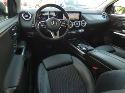 Mercedes-Benz B 180 d Aut LED Navi WIDESCREEN Teilleder RFK — slika 5