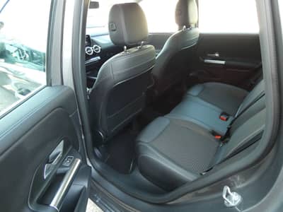 Mercedes-Benz B 180 d Aut LED Navi WIDESCREEN Teilleder RFK — slika 10