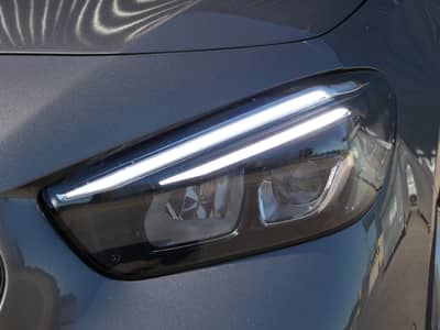 Mercedes-Benz B 180 d Aut LED Navi WIDESCREEN Teilleder RFK — slika 22