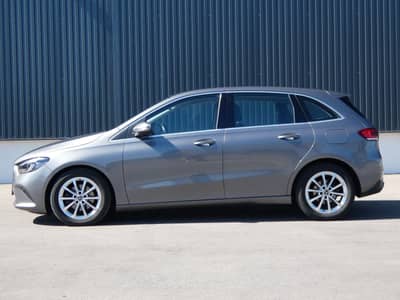 Mercedes-Benz B 180 d Aut LED Navi WIDESCREEN Teilleder RFK — slika 20