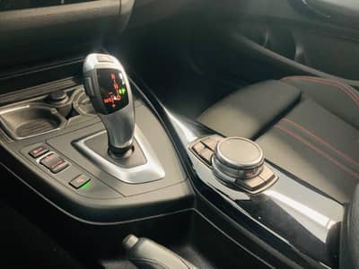 BMW 118 d Sport Line Aut°LED°TEMP°NAVI°PDC°H/K — slika 18