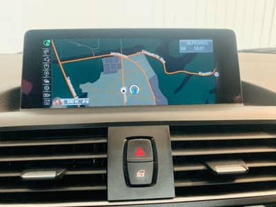 BMW 118 d Sport Line Aut°LED°TEMP°NAVI°PDC°H/K — slika 23