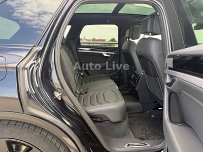 Volkswagen Touareg 3.0 TDI*R LINE*BlackS*PAN*MATRI*LUFT*VOL — slika 19