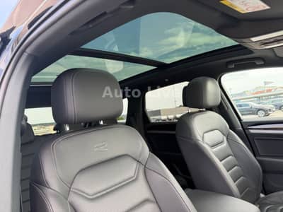 Volkswagen Touareg 3.0 TDI*R LINE*BlackS*PAN*MATRI*LUFT*VOL — slika 9