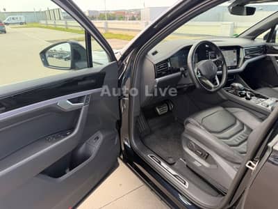 Volkswagen Touareg 3.0 TDI*R LINE*BlackS*PAN*MATRI*LUFT*VOL — slika 22
