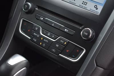 Ford Mondeo Turnier ST-Line Automatik Kamera Navi — slika 23