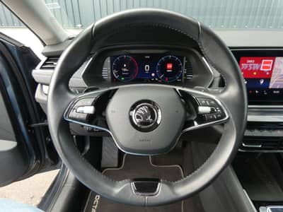 Skoda Octavia 2.0 TDI DSG Virtual Matrix Teilleder HUD — slika 13