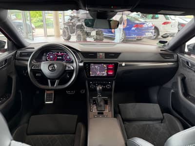 Skoda Superb Lim. Sportline 4x4 ACC LED PANO VIRTUAL — slika 12