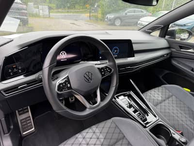 Volkswagen Golf VIII 1.5 eTSI R-Line BlackStyle Matrix Harm — slika 5