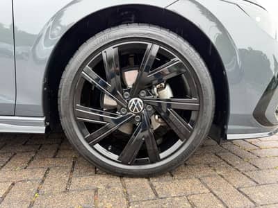 Volkswagen Golf VIII 1.5 eTSI R-Line BlackStyle Matrix Harm — slika 11