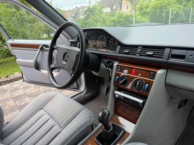 Mercedes-Benz 200E 1A ZUSTAND SAMMLERSTÜCK — slika 6