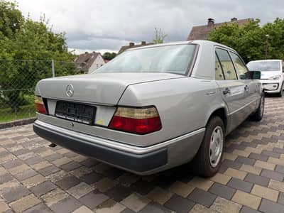 Mercedes-Benz 200E 1A ZUSTAND SAMMLERSTÜCK — slika 11