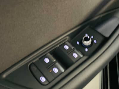 Audi A4 Avant 35 TDI S tronic°KAMERA°Massage°AHK°1.Hd — slika 16