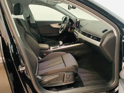 Audi A4 Avant 35 TDI S tronic°KAMERA°Massage°AHK°1.Hd — slika 13