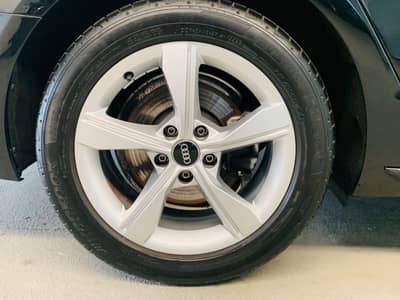 Audi A4 Avant 35 TDI S tronic°KAMERA°Massage°AHK°1.Hd — slika 25
