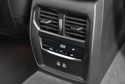 BMW 330d Touring Facelift Panorama 1 Hand H&K — slika 22