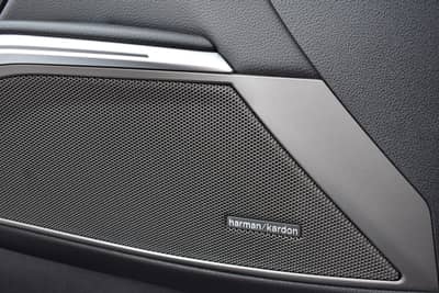 BMW 330d Touring Facelift Panorama 1 Hand H&K — slika 13