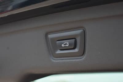 BMW 330d Touring Facelift Panorama 1 Hand H&K — slika 21