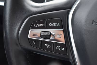 BMW 330d Touring Facelift Panorama 1 Hand H&K — slika 15
