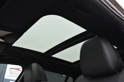 BMW 330d Touring Facelift Panorama 1 Hand H&K — slika 25