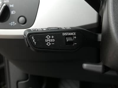 Audi A4 35 TDI S tronic Matrix Nav ACC Kamera HiFi 18 — slika 19
