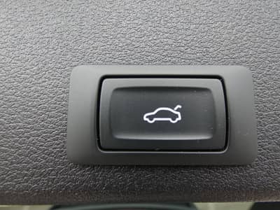 Audi A4 35 TDI S tronic Matrix Nav ACC Kamera HiFi 18 — slika 22