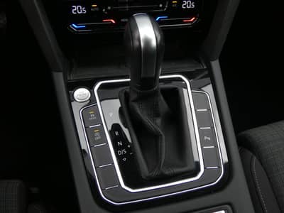 Volkswagen Passat Var. 2.0 TDI DSG LED Navi ACC Kamera AHK — slika 18