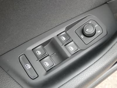 Volkswagen Passat Var. 2.0 TDI DSG LED Navi ACC Kamera AHK — slika 20