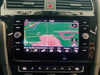 Volkswagen Golf VII Variant Join°PANO°DIGITAL°LED°SHZ° — slika 11