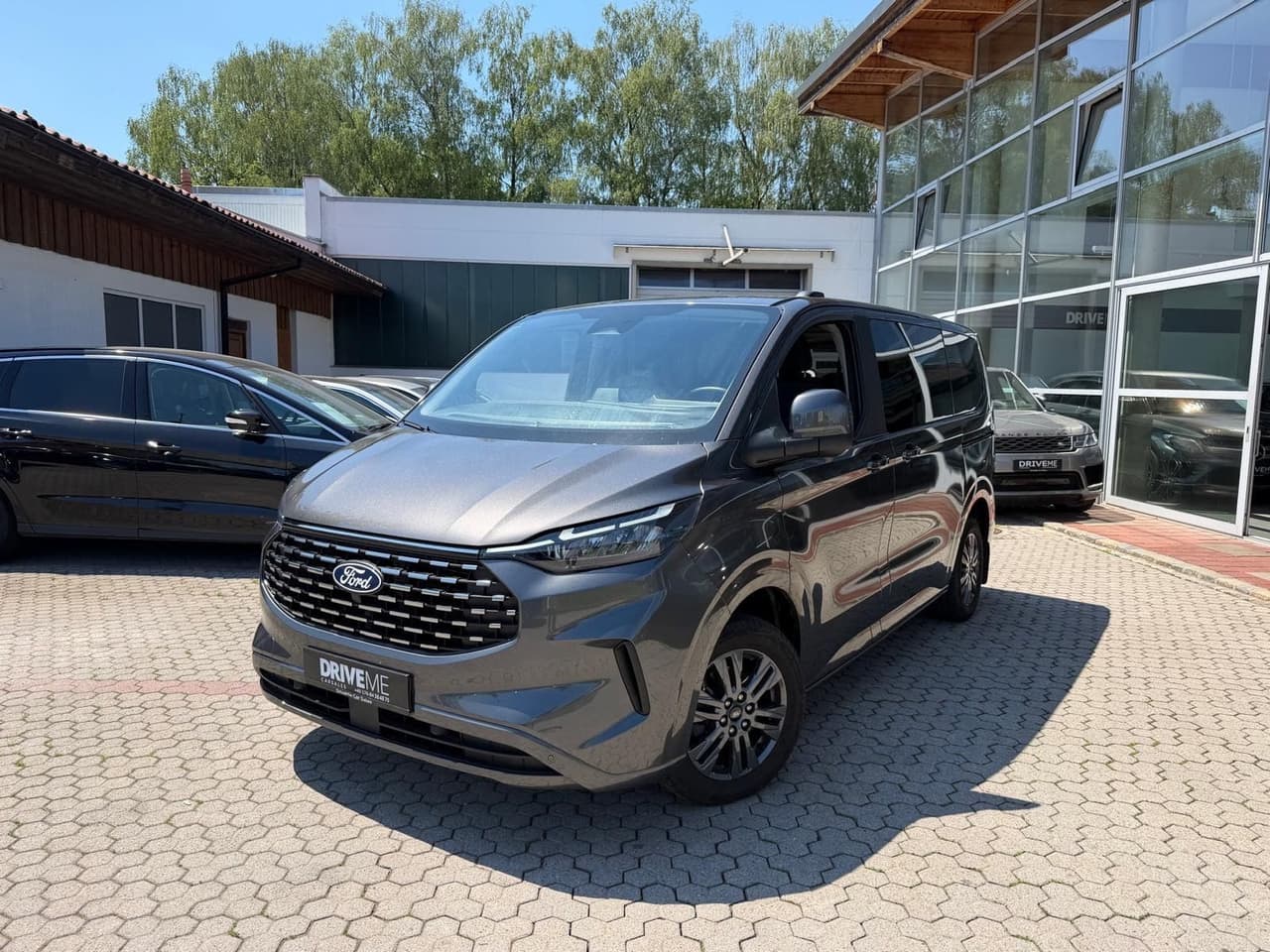 Ford Tourneo Custom Bus 320 L1 Tourneo Titanium AWD — slika 1