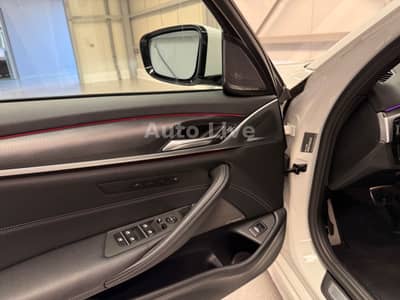 BMW 520d Tou*x Drive*M PAKET*VIRTU*LED*PANO*HEAD-UP — slika 53