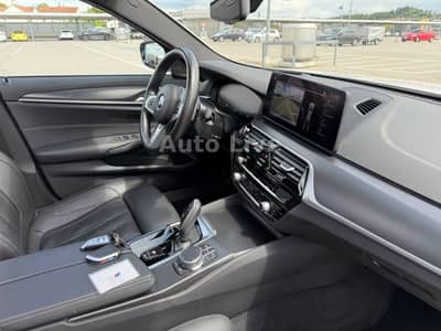 BMW 520d Tou*x Drive*M PAKET*VIRTU*LED*PANO*HEAD-UP — slika 13