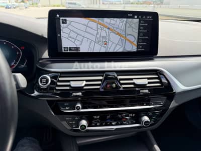 BMW 520d Tou*x Drive*M PAKET*VIRTU*LED*PANO*HEAD-UP — slika 26