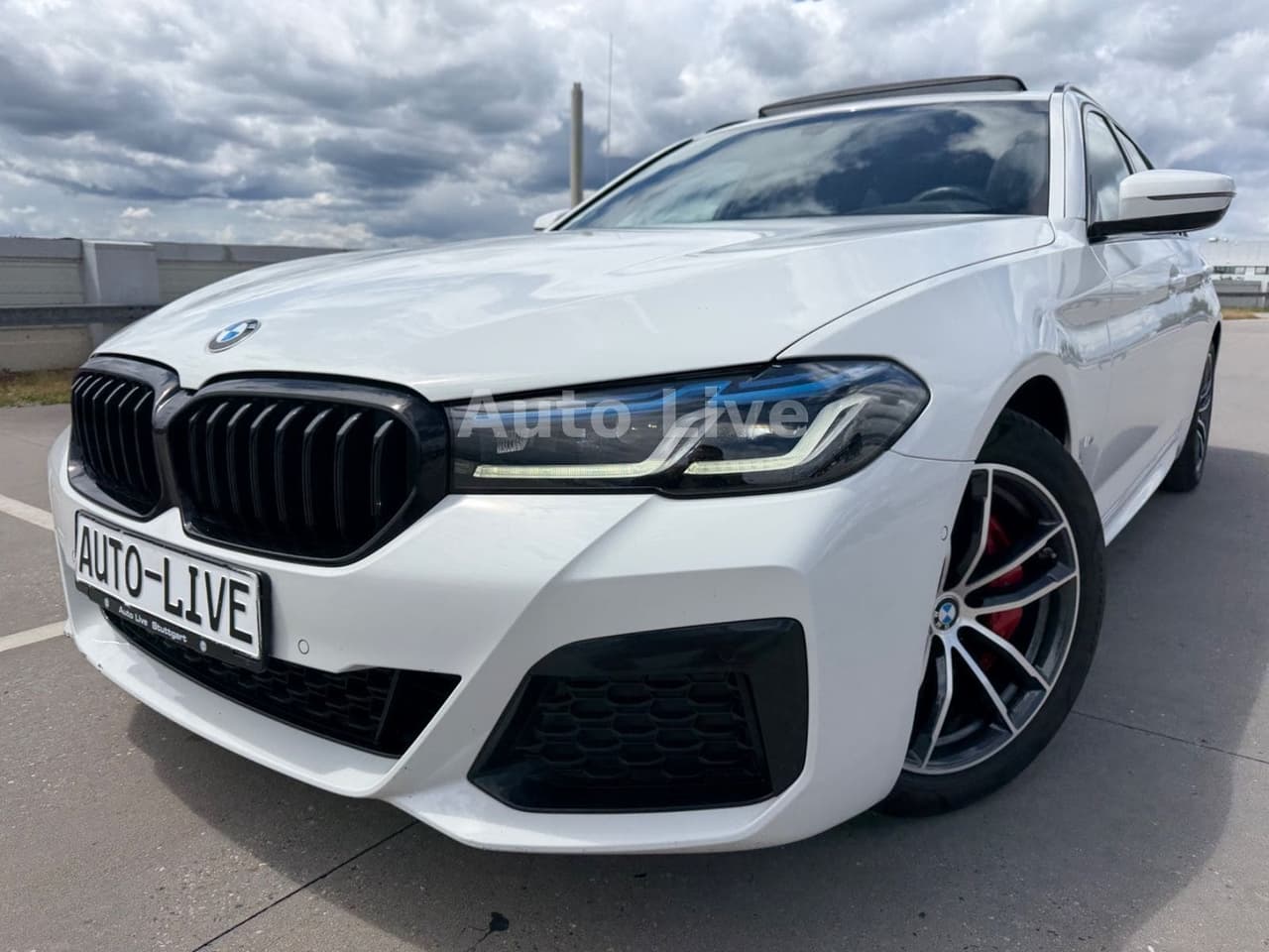 BMW 520d Tou*x Drive*M PAKET*VIRTU*LED*PANO*HEAD-UP — slika 1