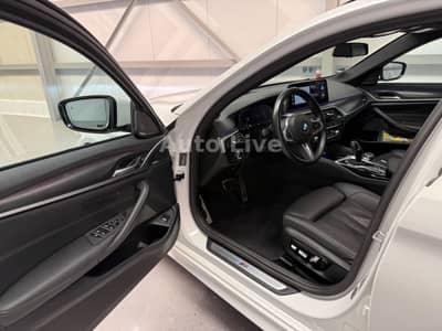 BMW 520d Tou*x Drive*M PAKET*VIRTU*LED*PANO*HEAD-UP — slika 52