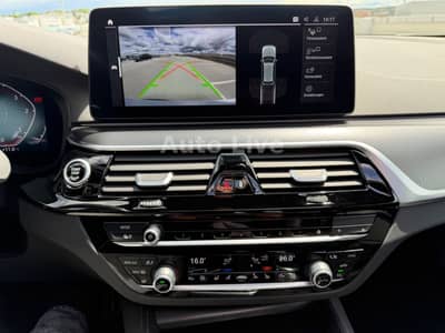 BMW 520d Tou*x Drive*M PAKET*VIRTU*LED*PANO*HEAD-UP — slika 27