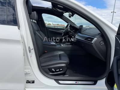 BMW 520d Tou*x Drive*M PAKET*VIRTU*LED*PANO*HEAD-UP — slika 14