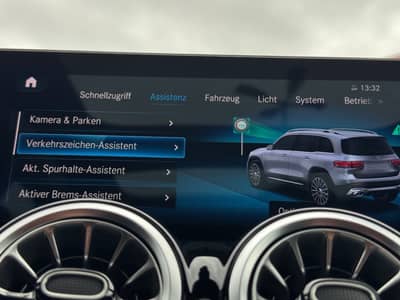 Mercedes-Benz GLB 35 AMG 4Matic*Pano*MBEAM*Night*360*Burm*Memo — slika 19