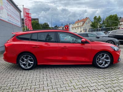 Ford Focus Turnier ST ACC/B&O/RECARO/Assistenz/Kamera — slika 17